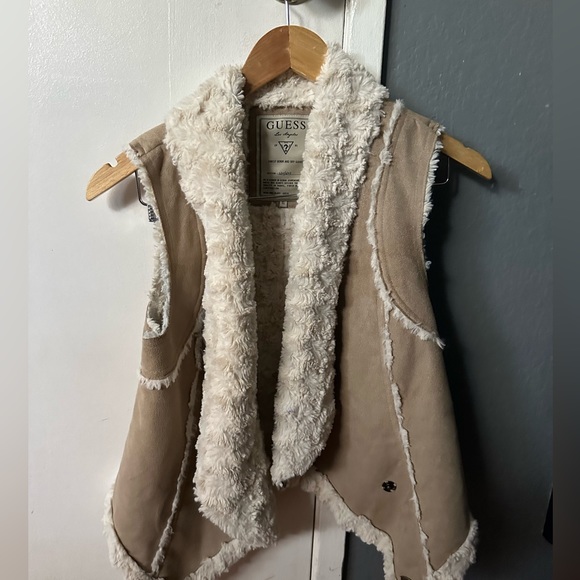 Vest guess small - Picture 2 of 7